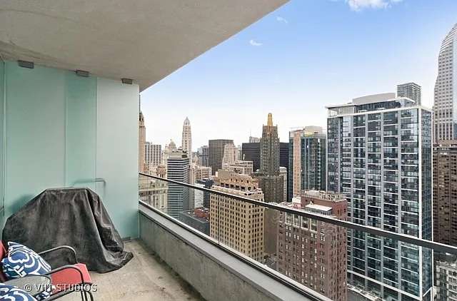 8 E Randolph St #3103 — Photo 8