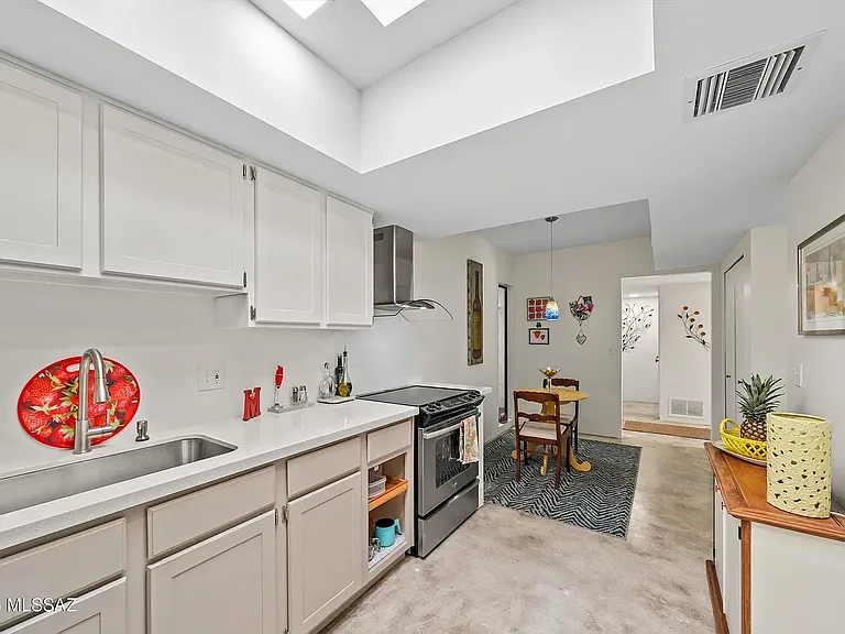 9350 E Speedway Blvd #21 — Photo 1