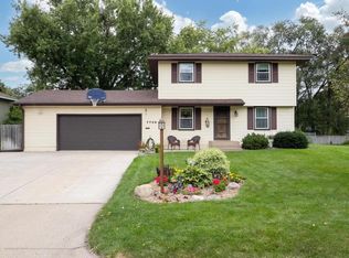 7709 Perry Ave N, Brooklyn Park, MN 55443