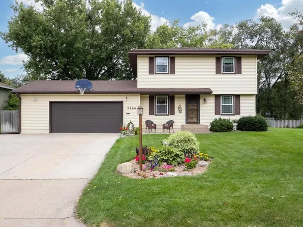 7709 Perry Ave N, Brooklyn Park, MN 55443