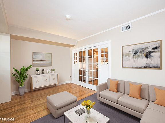3rd image of 1345 W Wrightwood Ave #G