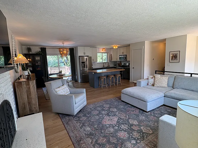 7916 S 860 E — Photo 22
