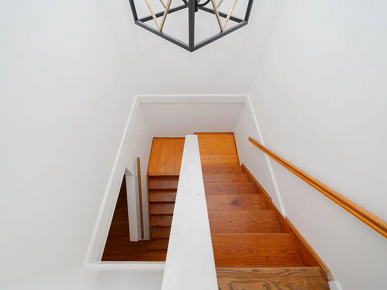 91 Hull St #2 — Photo 8