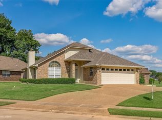 1505 Williamsburg Dr, Bossier City, LA 71112