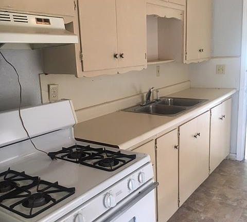 3rd image of 5107 N Dawson Dr