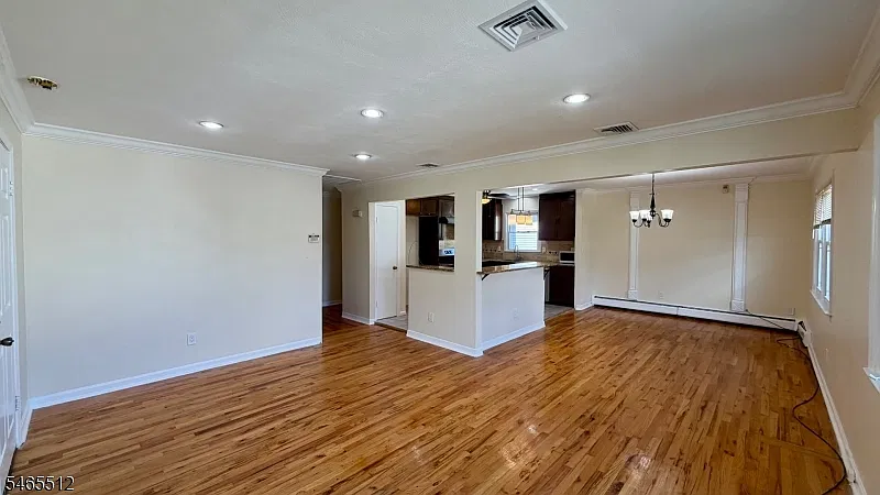 3 bed, 1.0 bath, $2,950 — Photo 3