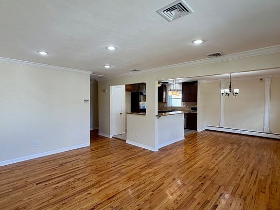 3rd image of 10 Acme Pl