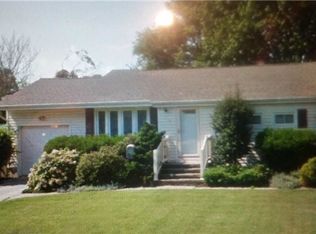 37 Franklin St, Brentwood, NY 11717