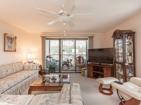 3rd image of 4234 N Main St APT 505
