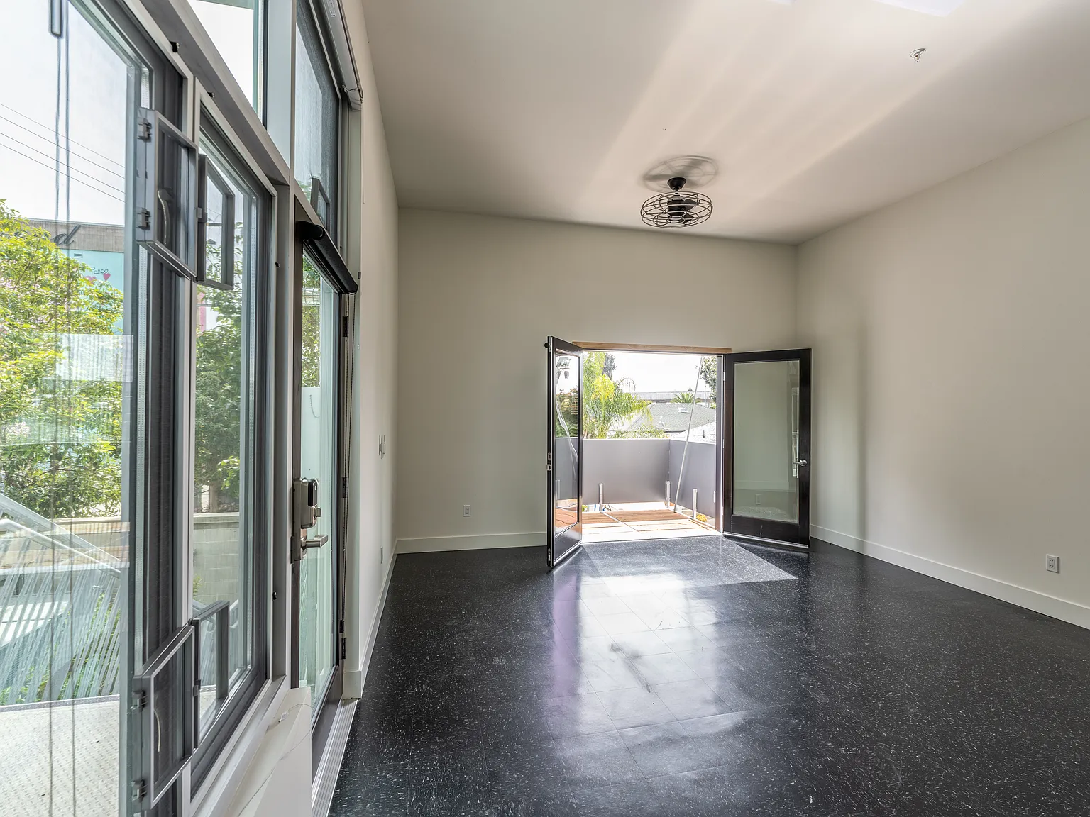 1 bed, 629 sqft, $2,400 — Photo 2