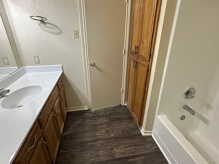 721 Avenue A #1 — Photo 30