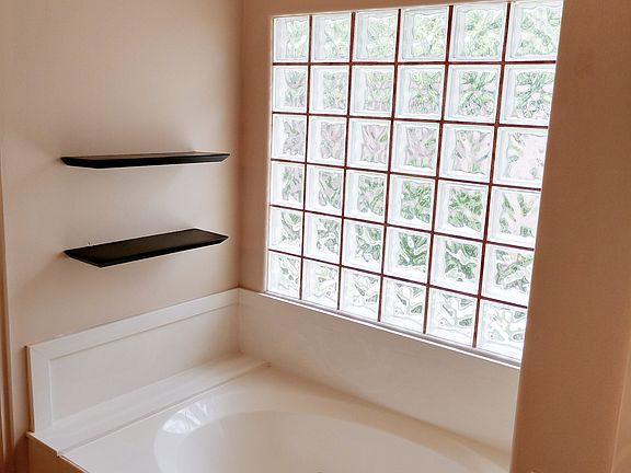 5th image of 1569 E Tamarisk Dr