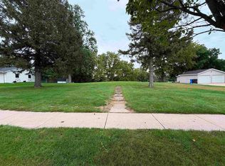 533 N Main St, Fall River, WI 53932