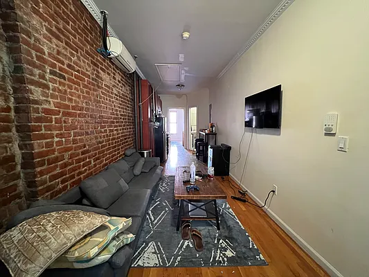 Rented by AZ REALTY NYC LLC | media 9