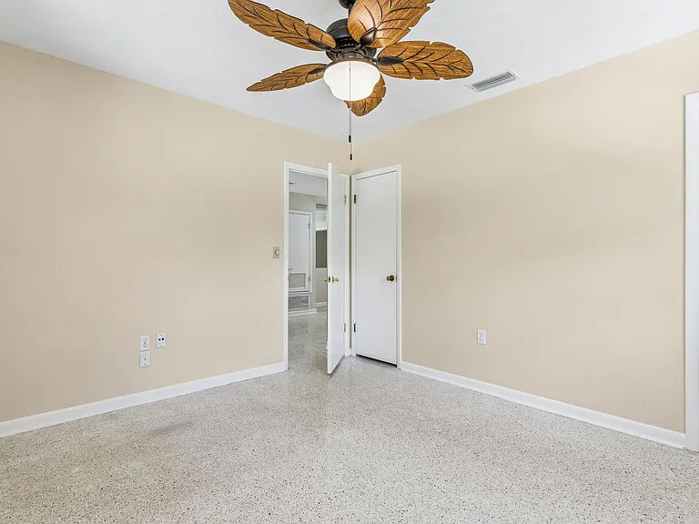 2406 Husson Ave — Photo 20