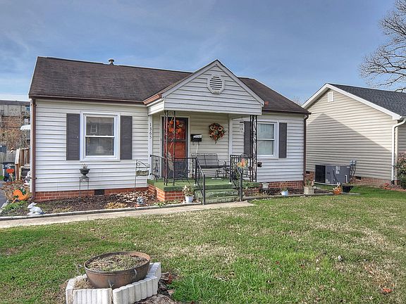 2nd image of 1365 Garden Dr
