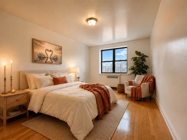 1425 University Avenue image 1 of 8