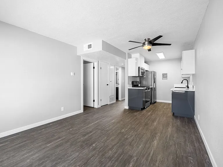 Park Apartments-Beautiful recently renovated — Photo 20