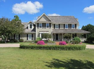 N17W30755 Woodland Hill Dr, Delafield, WI 53018