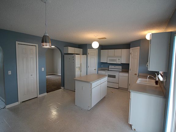 5th image of 3940 Stonefield Dr