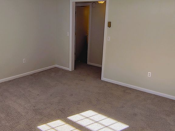 5th image of 16 Federal Hill Rd #11