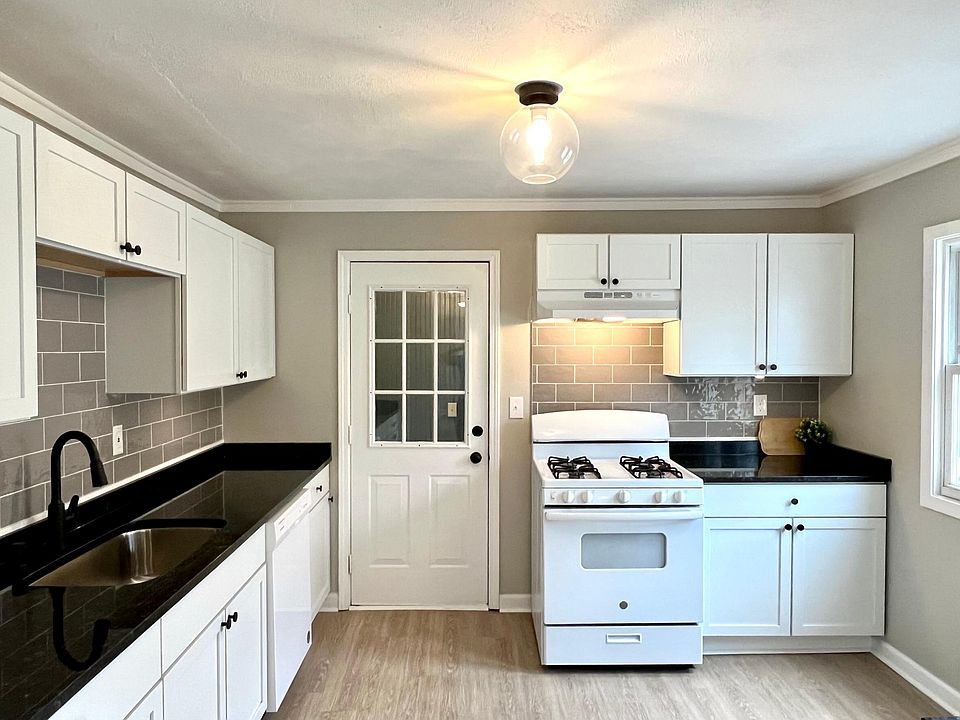 1st image of 102 Hazel St #1