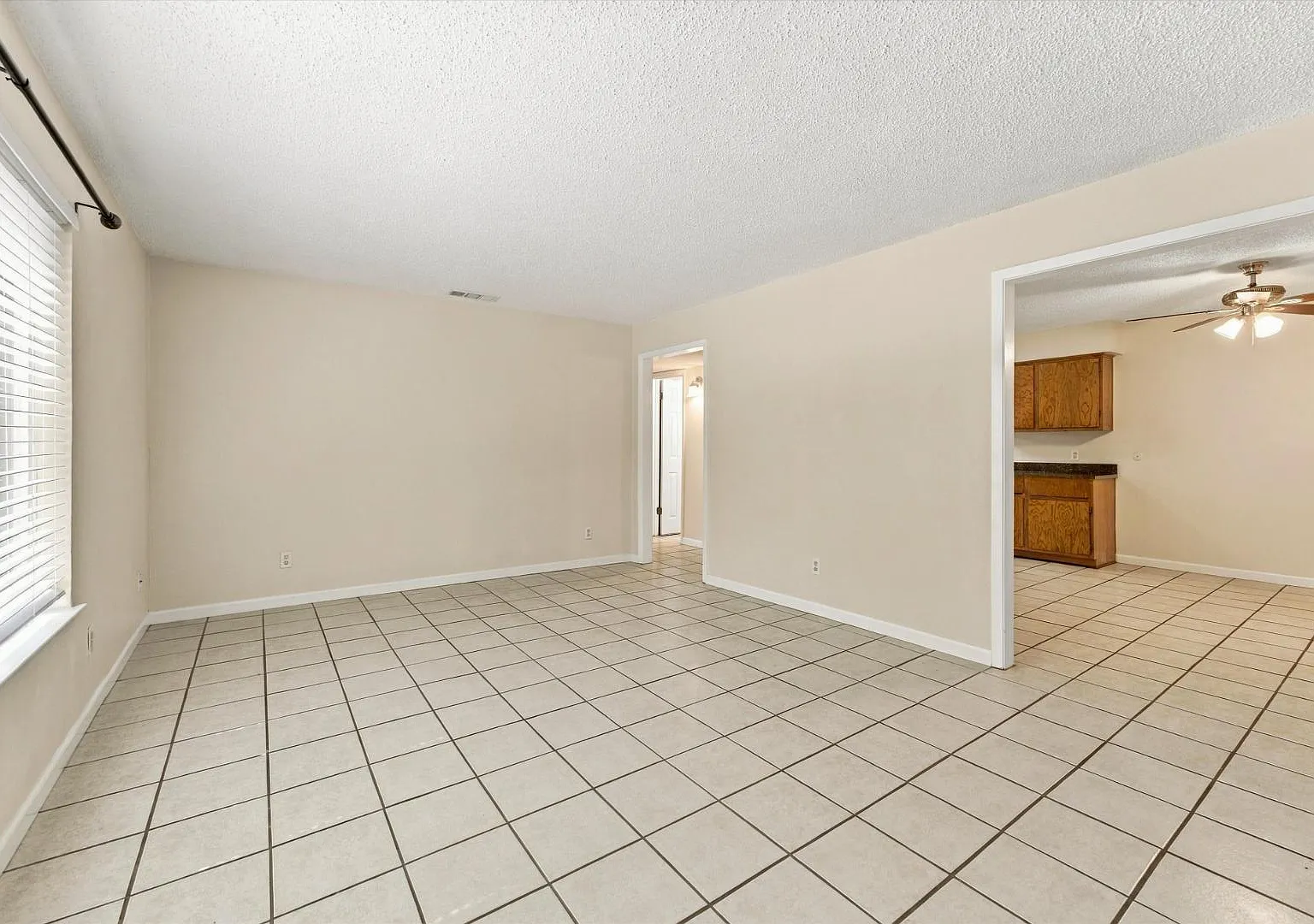 410 W Franklin St - 410 Franklin St Unit 5 — Photo 2