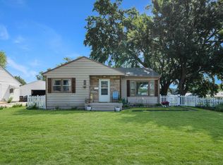 921 Oregon St, Waterloo, IA 50702