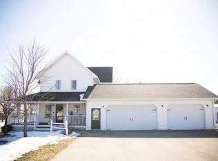 W1719 Strupp Rd, Cecil, WI 54111