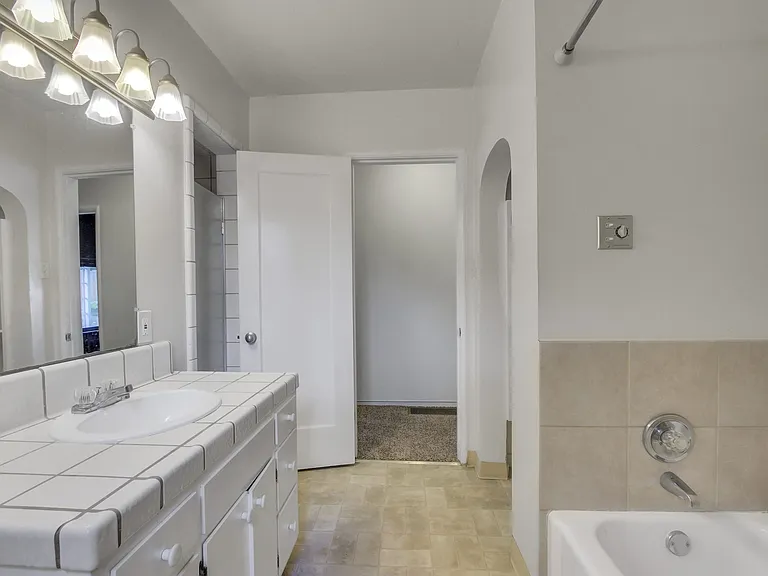 1290 Estudillo Ave — Photo 18