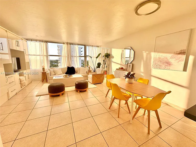 2899 Collins Ave #1004 — Photo 8