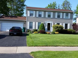 92 Renaissance Dr, Rochester, NY 14626