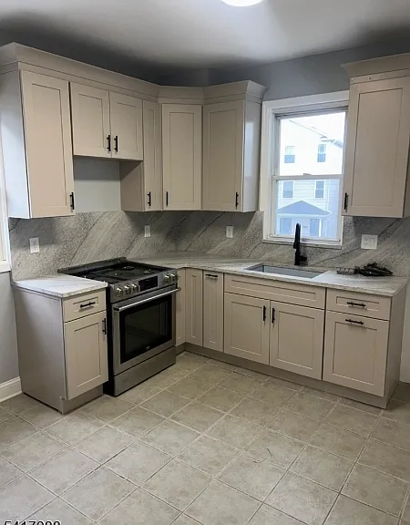 125 Alton St — Photo 8
