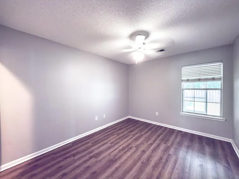 4841 Habersham Ln — Photo 7