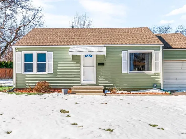 8144 Hemlock St, Overland Park, KS 66204