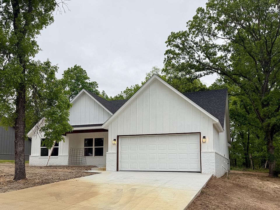 2nd image of 1631 Rockwood Dr