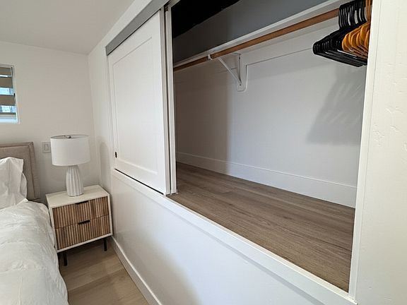 5th image of 2831 Hartford Ct #2833