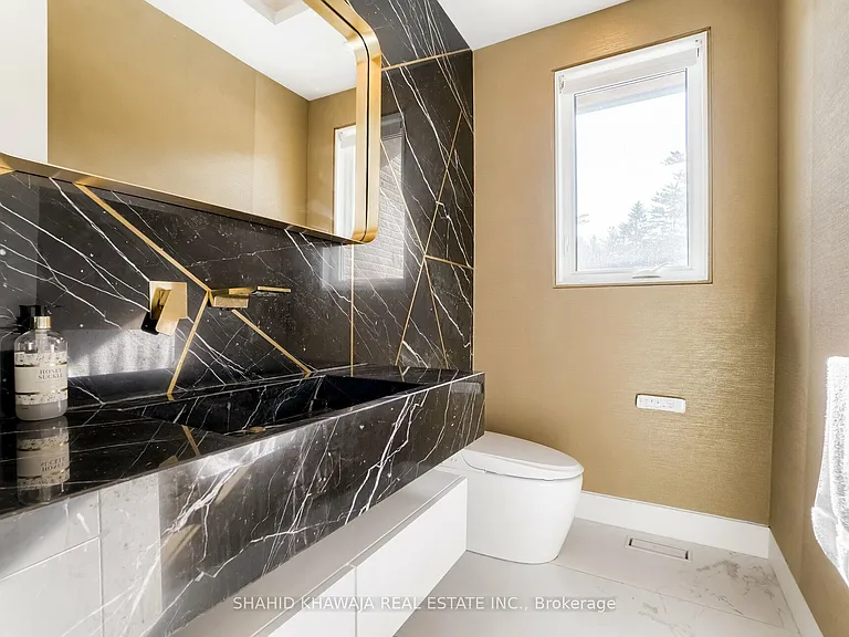 560 Shenandoah Dr — Photo 16