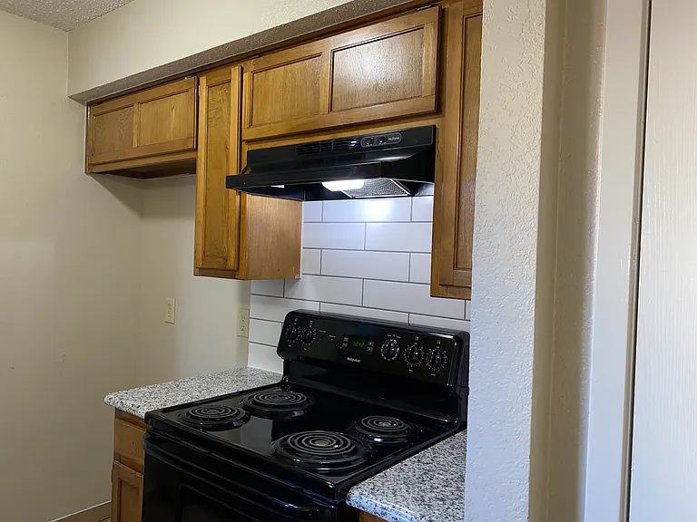 5501 Lewis Ct #F — Photo 8