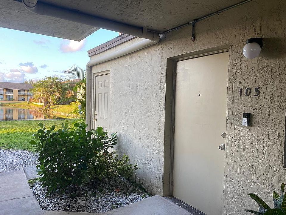 1st image of 425 NW 210th St APT 105