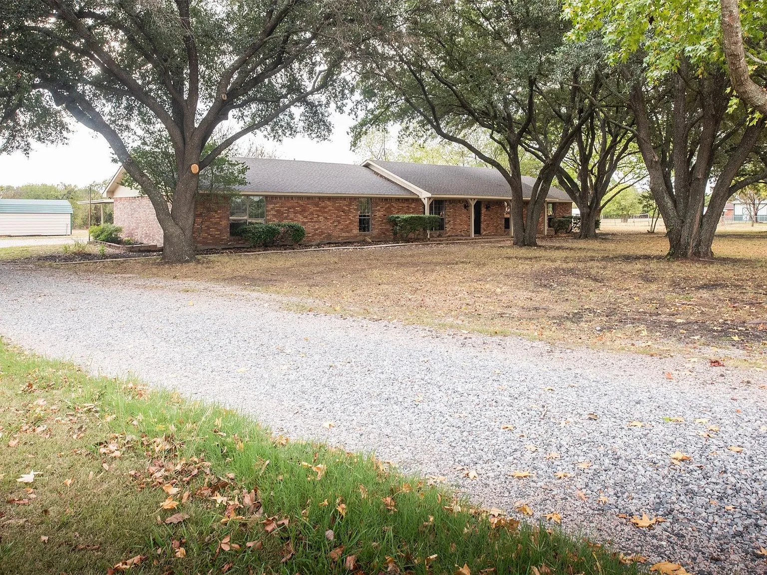 3 bed, 2142 sqft, $3,100 — Photo 3