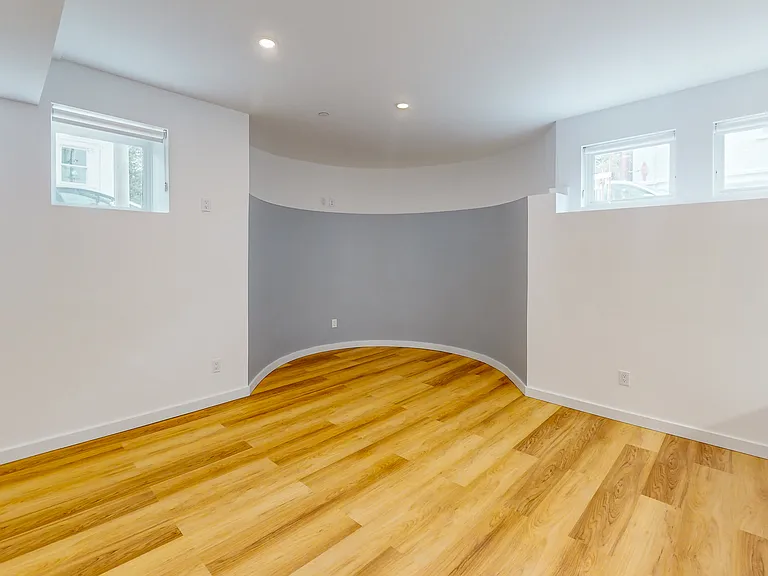 3097 Washington St #27 — Photo 4