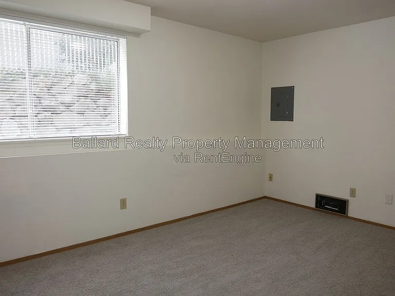 3232 21st Ave W #1 — Photo 8
