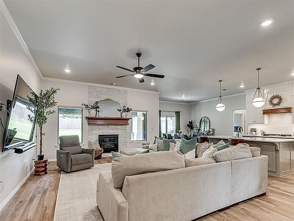 4th image of 3405 Broadmoore Blvd