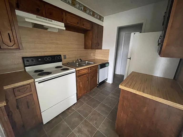1006 Eastside Dr — Photo 24