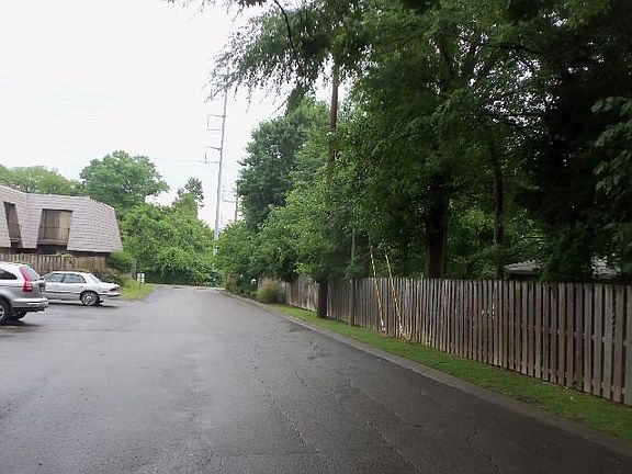 5th image of 232 Cedarwood Ln