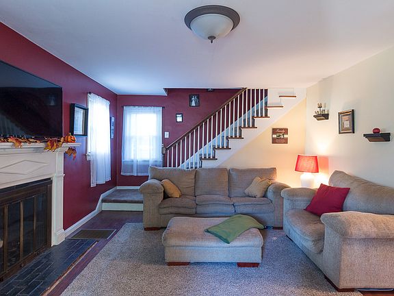 3rd image of 3814 Cambria St