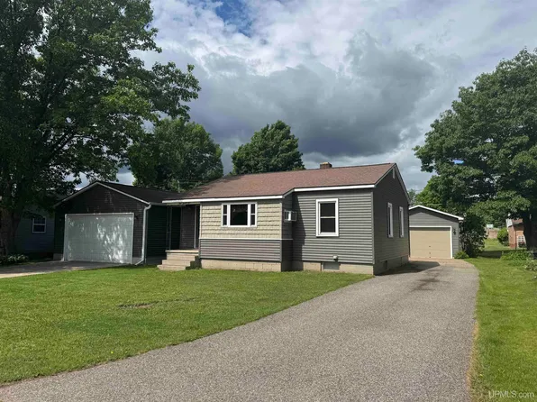125 N Daisy St, Ishpeming, MI 49849