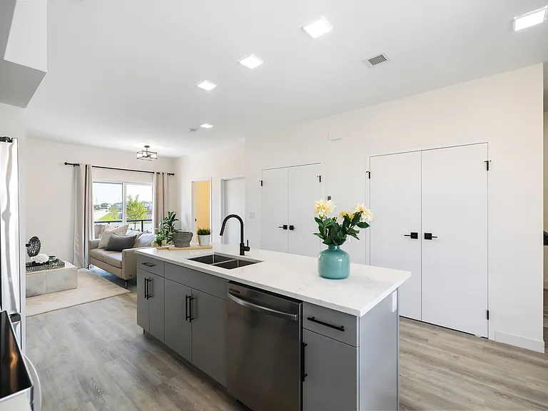 11 Merkel Manza Blvd — Photo 58