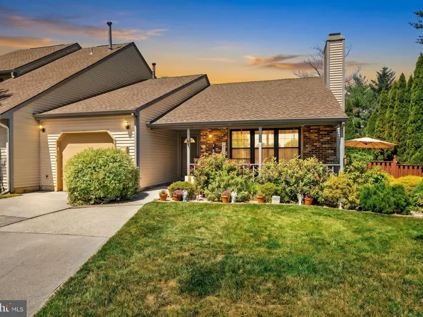 6 Isa Ct, Robbinsville, NJ 08691